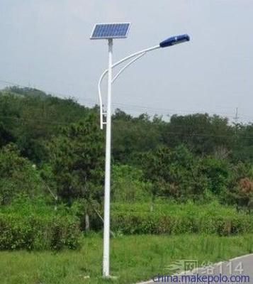 赛鸥太阳能路灯点亮荆门新农村 7米高亮灯6小时实景案例大赏