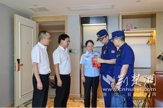 消防‘体检报告’+高温防火清单 荆门消防联合多部门为酒店安全加码
